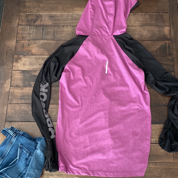 💗Sold💗 Reebok workout Pullover 💗 - Picture 6 of 6